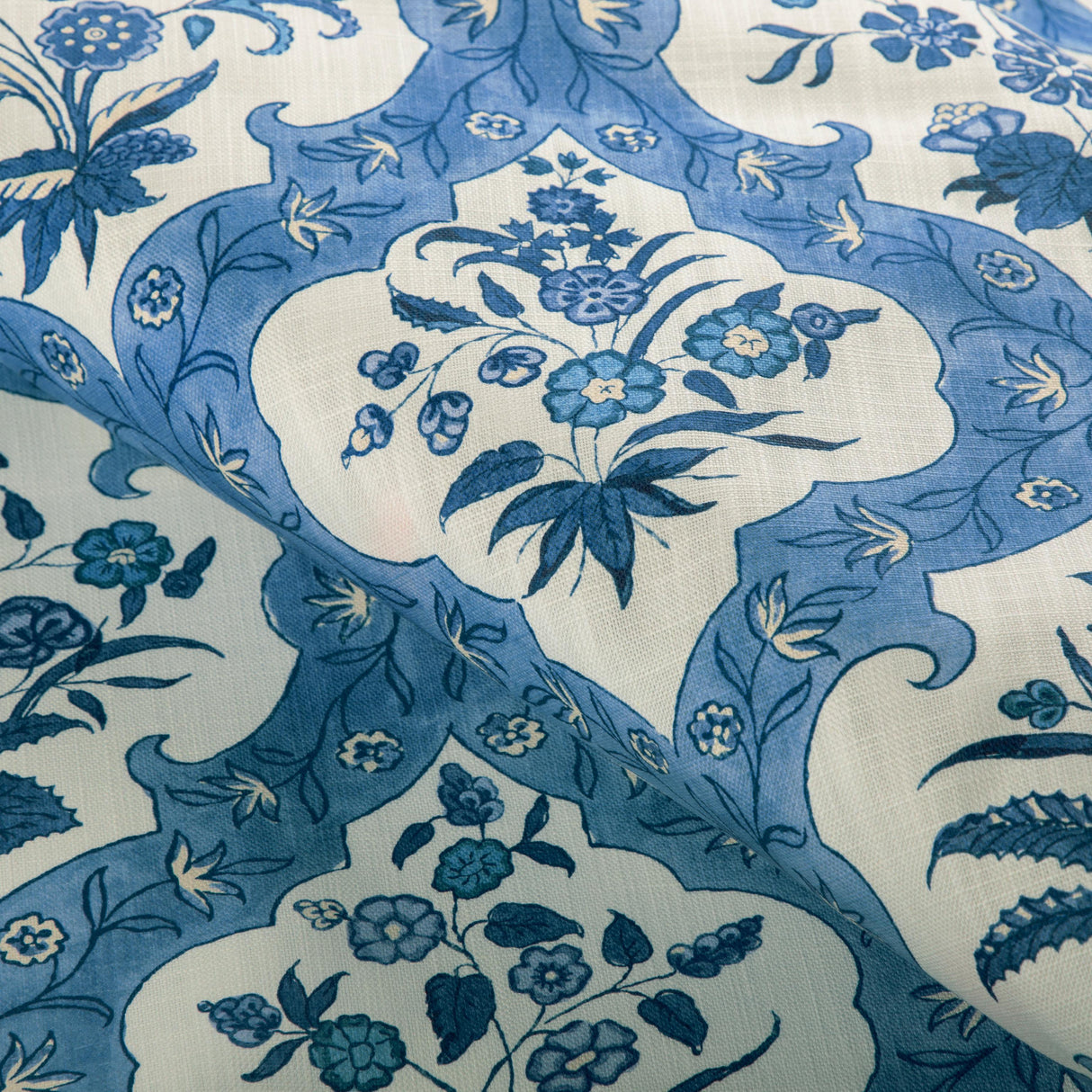 Brunschwig & Fils VENTOUX PRINT SKY/BLUE Fabric