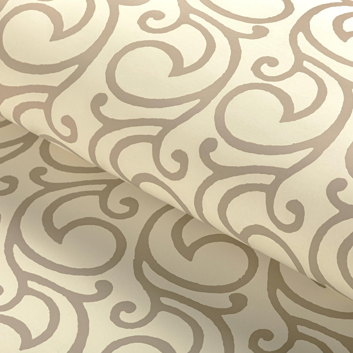 Lee Jofa SERENDIPITY SCROLL WP OAK Wallpaper