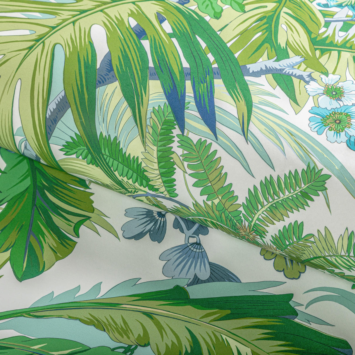 Brunschwig & Fils MAJORELLE MIST Wallpaper