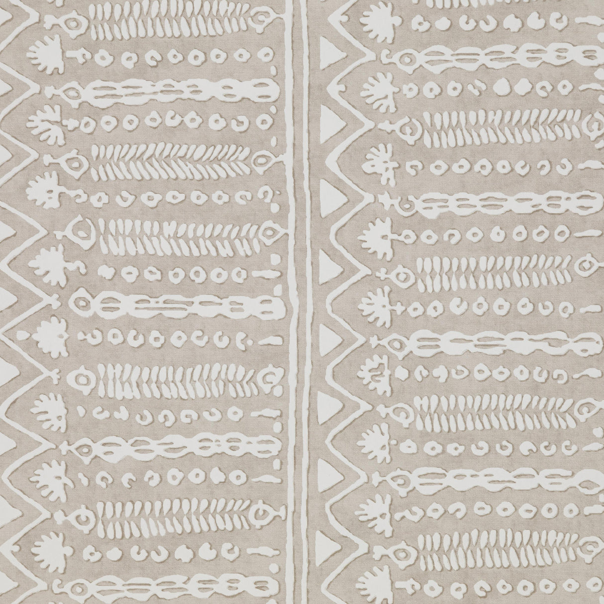 Lee Jofa ABINGDON WP SAND Wallpaper
