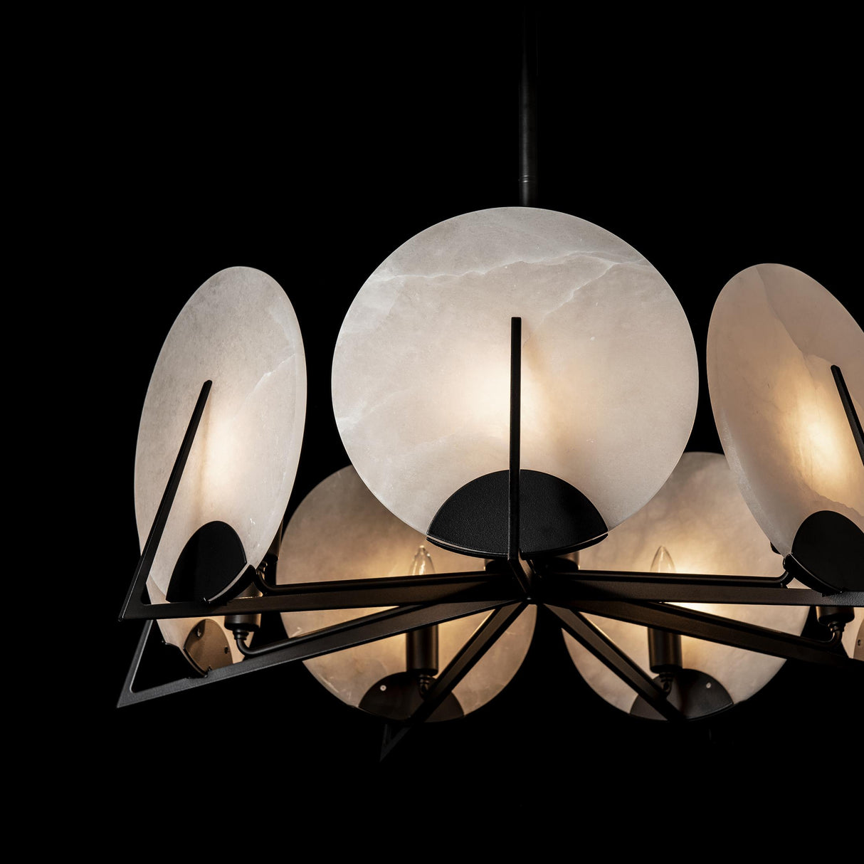 Hubbardton Forge 2023 Black Alabaster Multi Callisto 7-Light Pendant