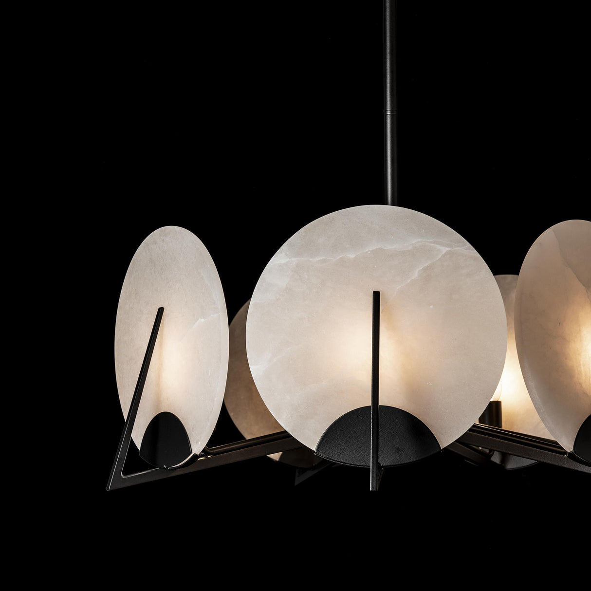Hubbardton Forge 2023 Black Alabaster Multi Callisto 7-Light Pendant