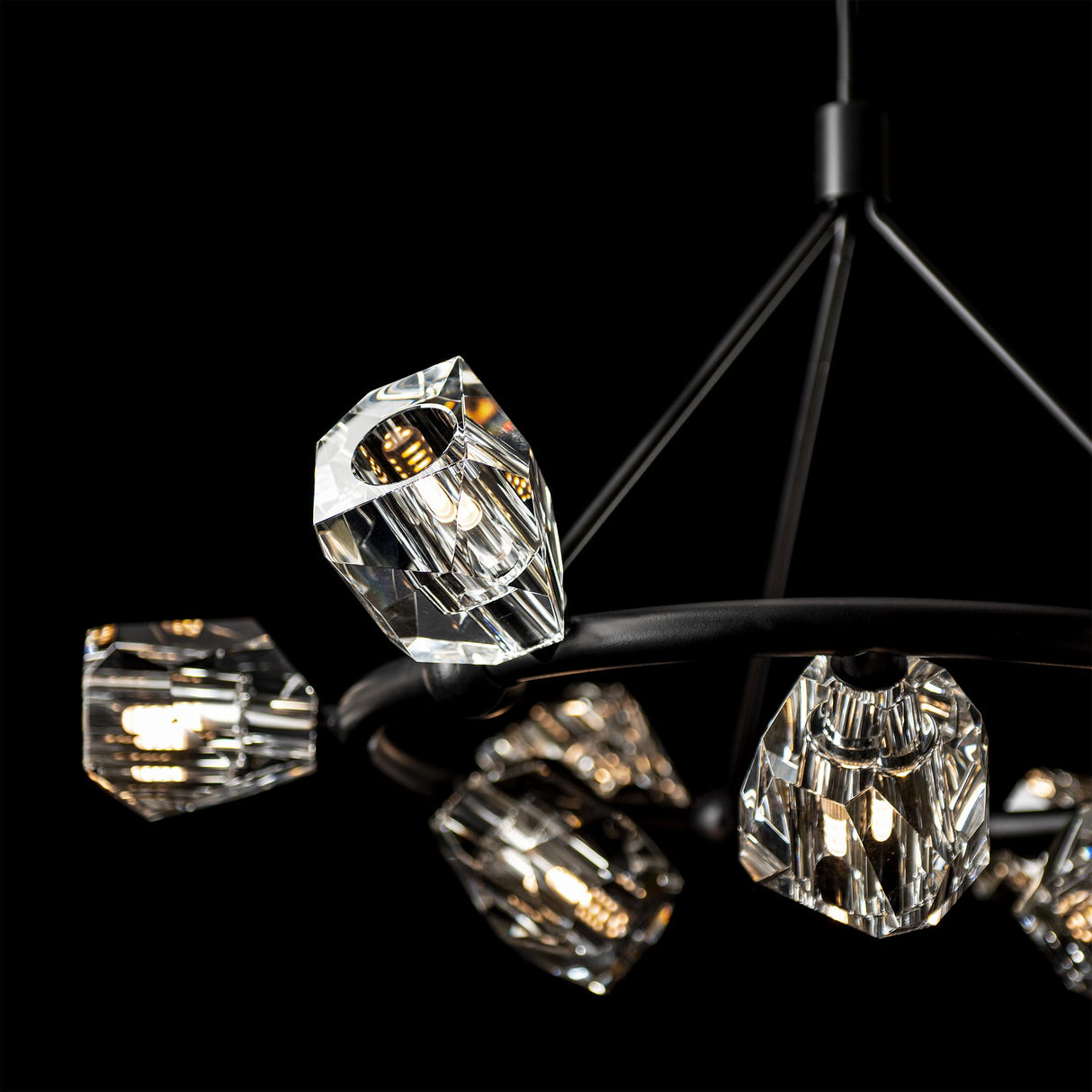 Hubbardton Forge 2023 Black Crystal Multi Gatsby 9-Light Ring Pendant
