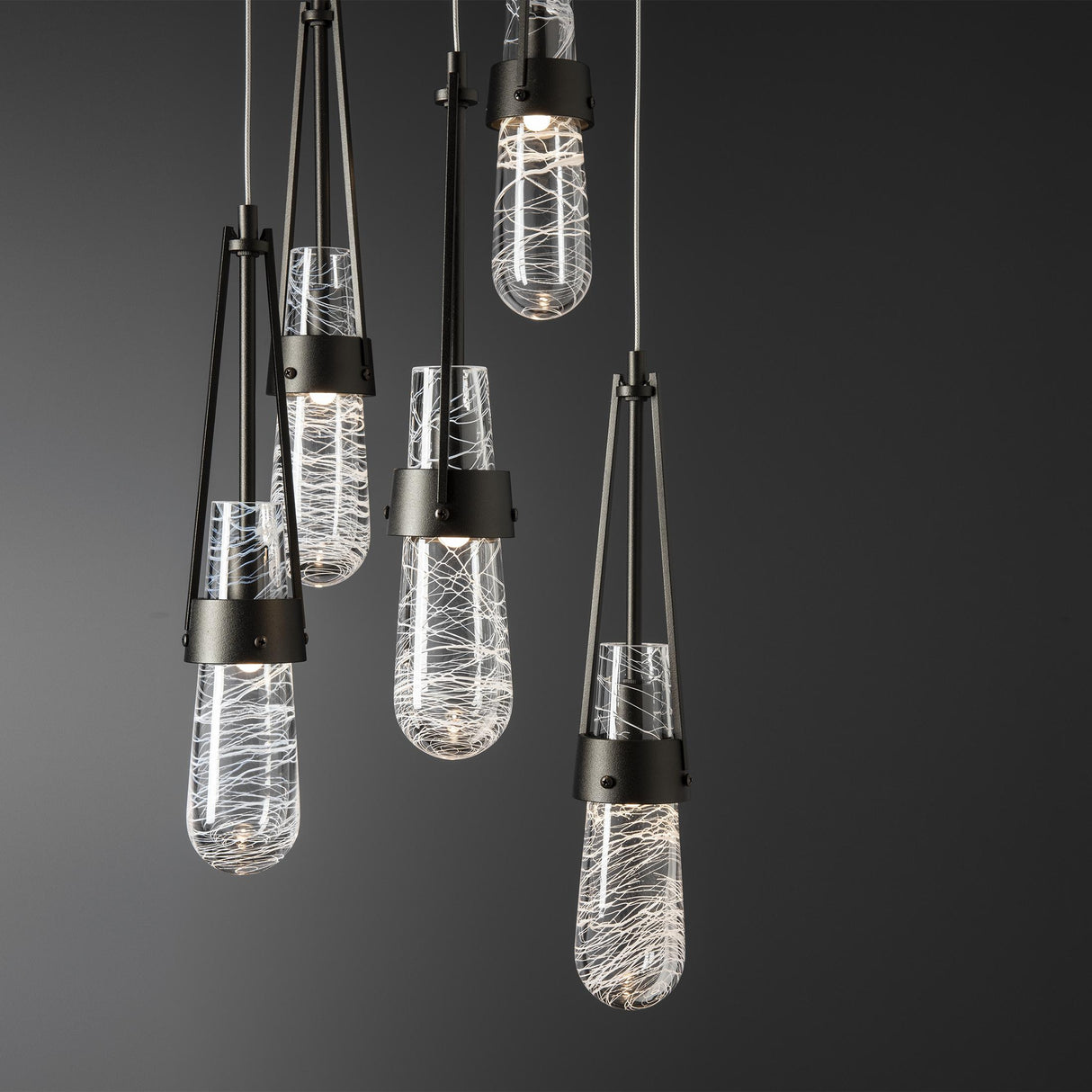Hubbardton Forge 2023 Oil Rubbed Bronze Clear Glass with White Threading (YJ) Standard Link 5-Light Blown Glass Pendant