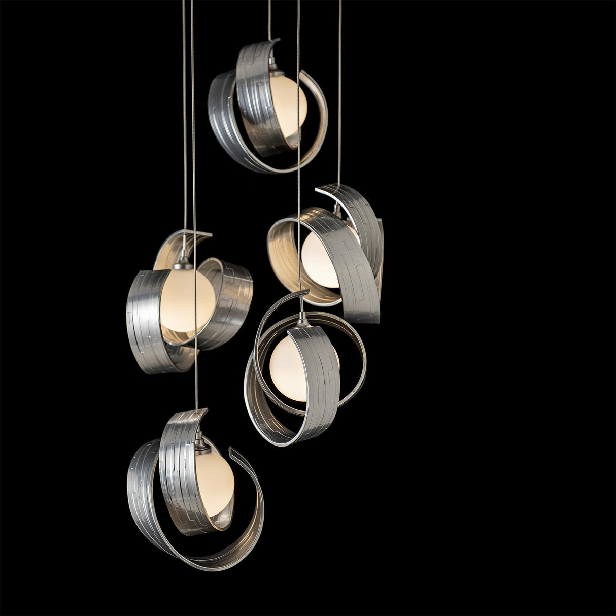 Hubbardton Forge 2023 Sterling Opal Glass (GG) Standard Riza 5-Light Pendant