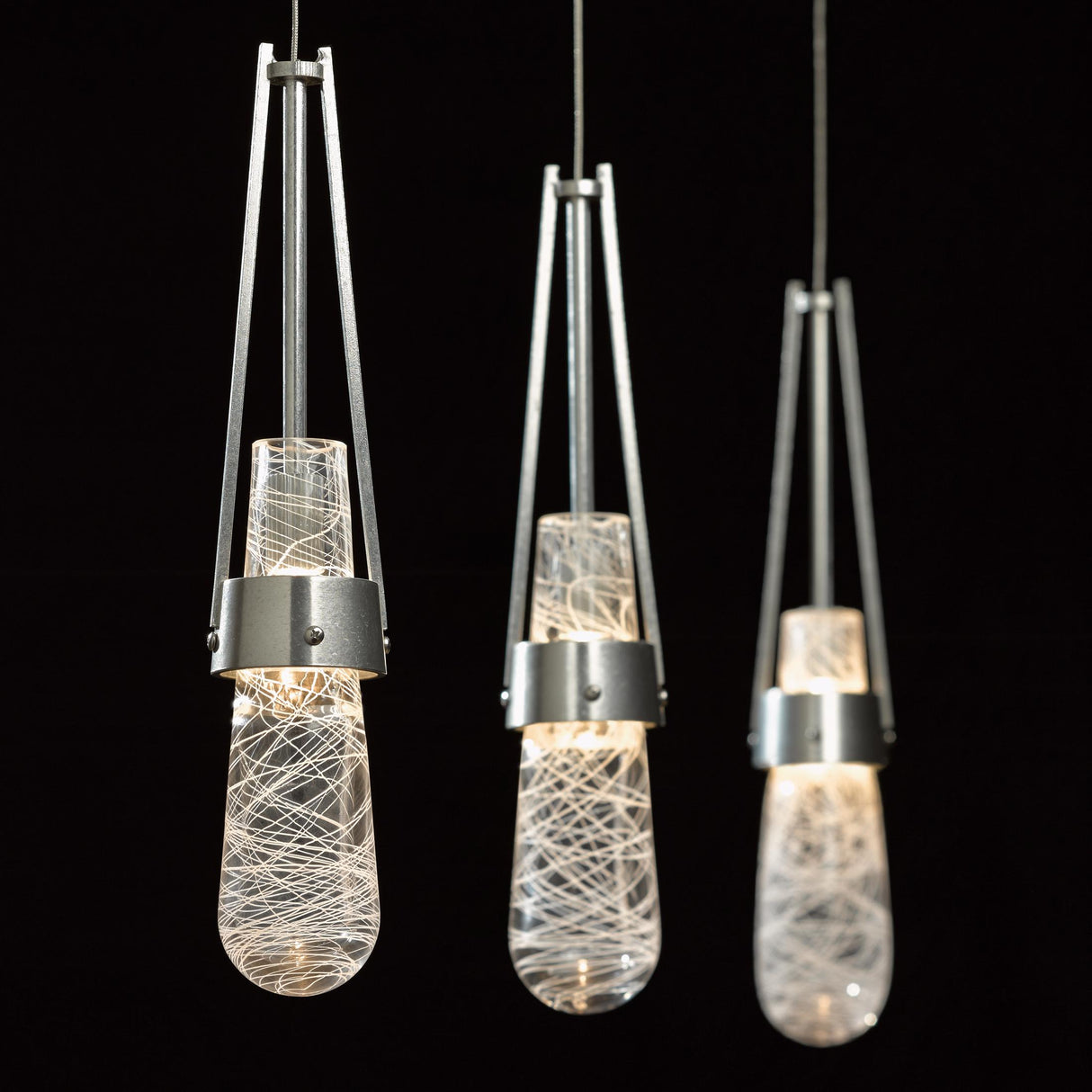 Hubbardton Forge 2022 Sterling Clear Glass with White Threading (YJ) Standard Link Blown Glass Low Voltage Mini Pendant