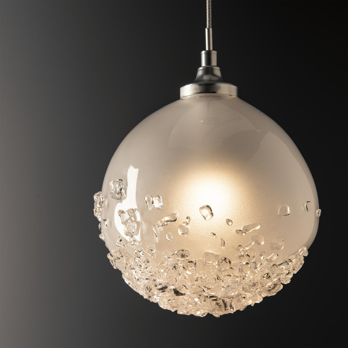 Hubbardton Forge 2023 Sterling Frosted Glass (FD) Standard Fritz Globe 1-Light Mini Pendant