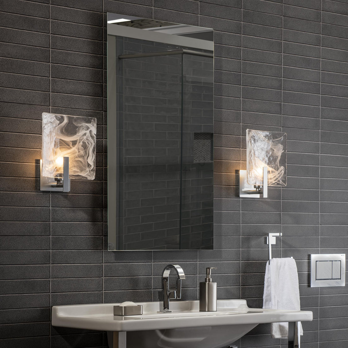 Hubbardton Forge 2022 Sterling White Swirl Glass (YR) Arc Large 1-Light Bath Sconce