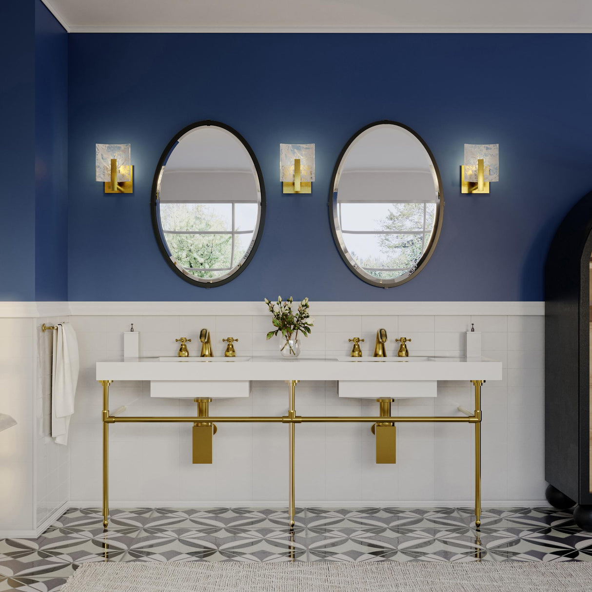Hubbardton Forge 2022 Modern Brass White Swirl Glass (YR) Arc Small 1-Light Bath Sconce