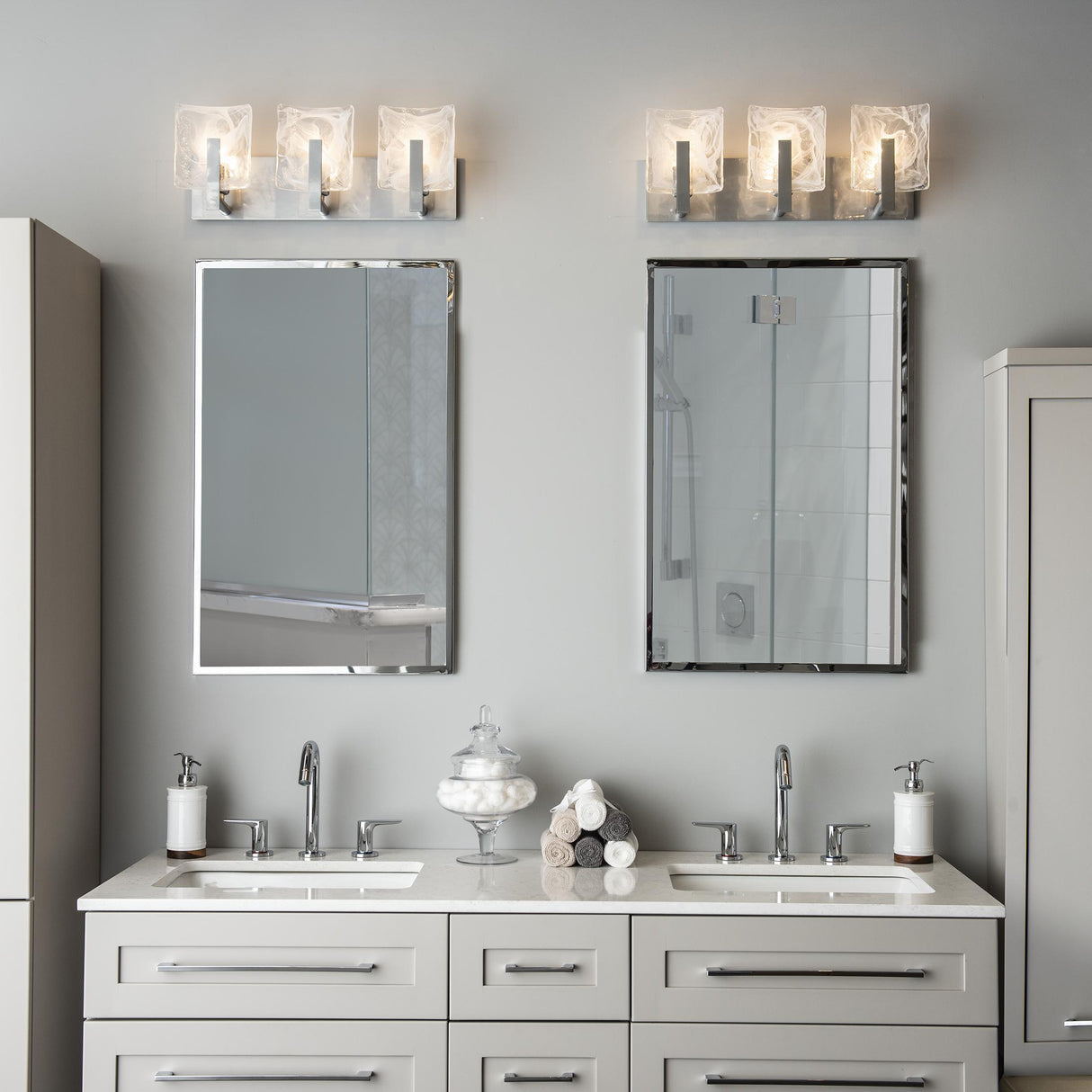 Hubbardton Forge 2022 Soft Gold White Swirl Glass (YR) Arc 3-Light Bath Sconce