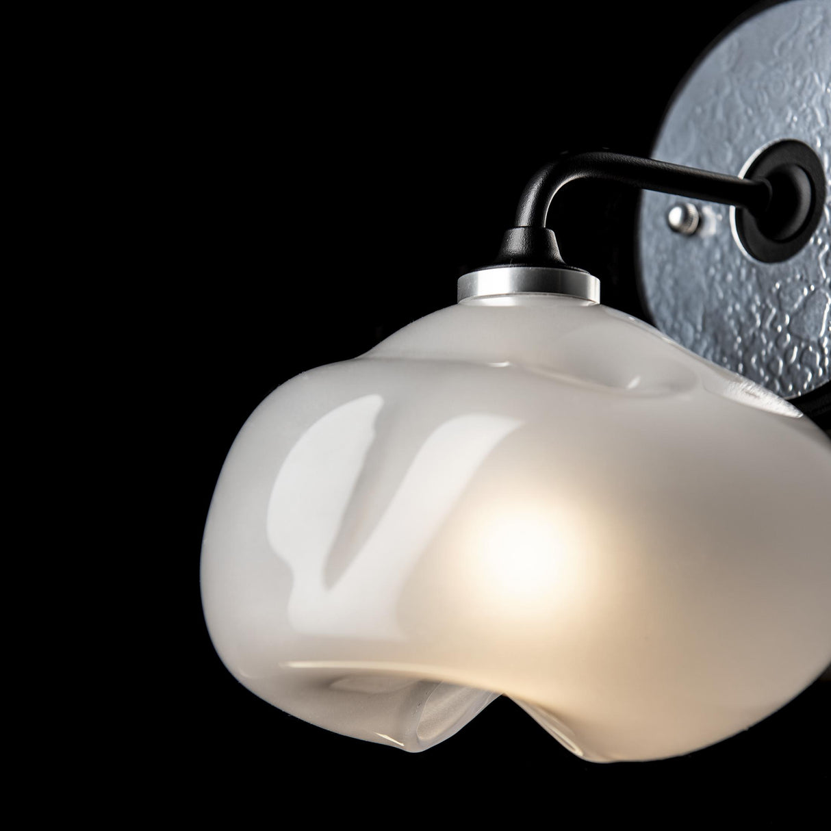 Hubbardton Forge 2022 Black Sterling Frosted Glass (FD) Ume 1-Light Curved Arm Bath Sconce