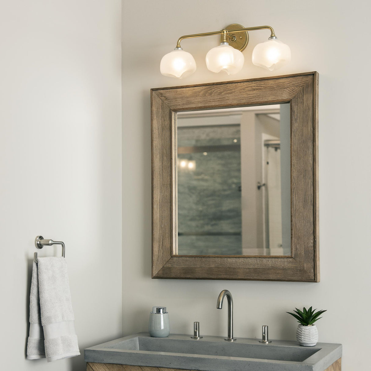 Hubbardton Forge 2022 Modern Brass Modern Brass Frosted Glass (FD) Ume 3-Light Curved Arm Bath Sconce