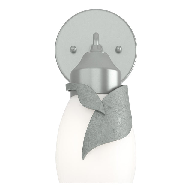 Hubbardton Forge 2022 Vintage Platinum Opal Glass (GG) Lapas 1-Light Bath Sconce