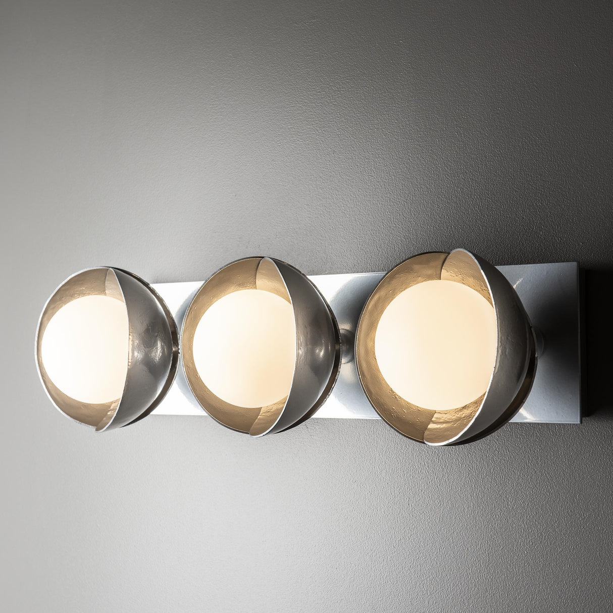Hubbardton Forge 2022 Sterling Sterling Opal Glass (GG) Brooklyn 3-Light Straight Double Shade Bath Sconce