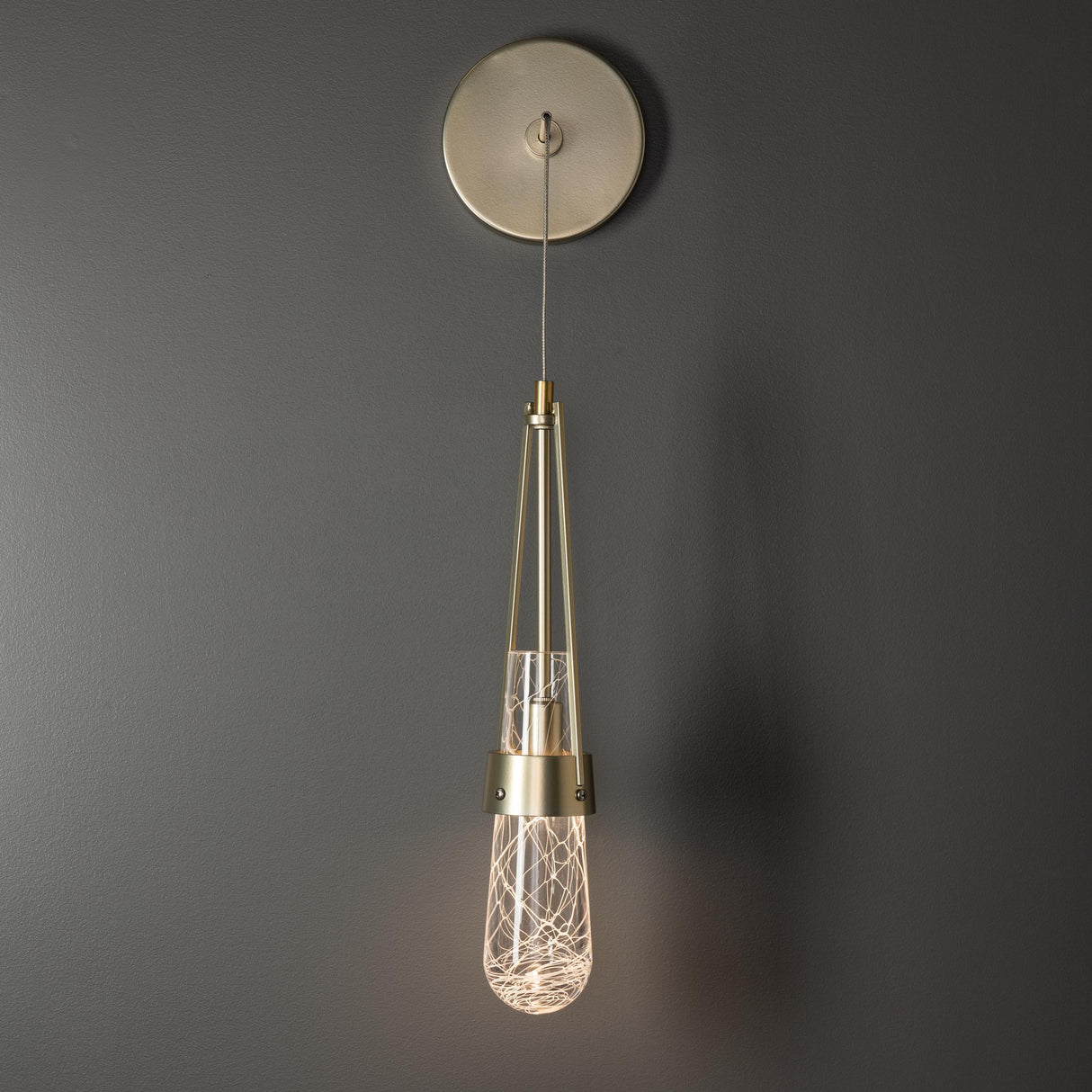 Hubbardton Forge 2022 Modern Brass Clear Glass with White Threading (YJ) Link Blown Glass Low Voltage Sconce