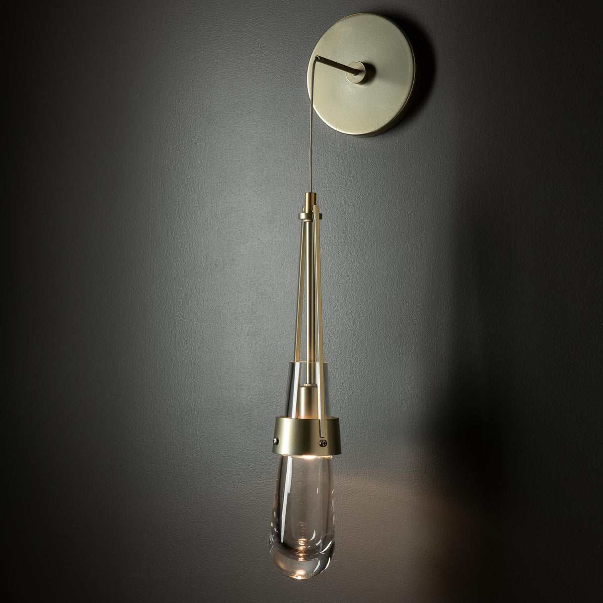 Hubbardton Forge 2022 Modern Brass Clear Glass (ZM) Link Clear Glass Low Voltage Sconce