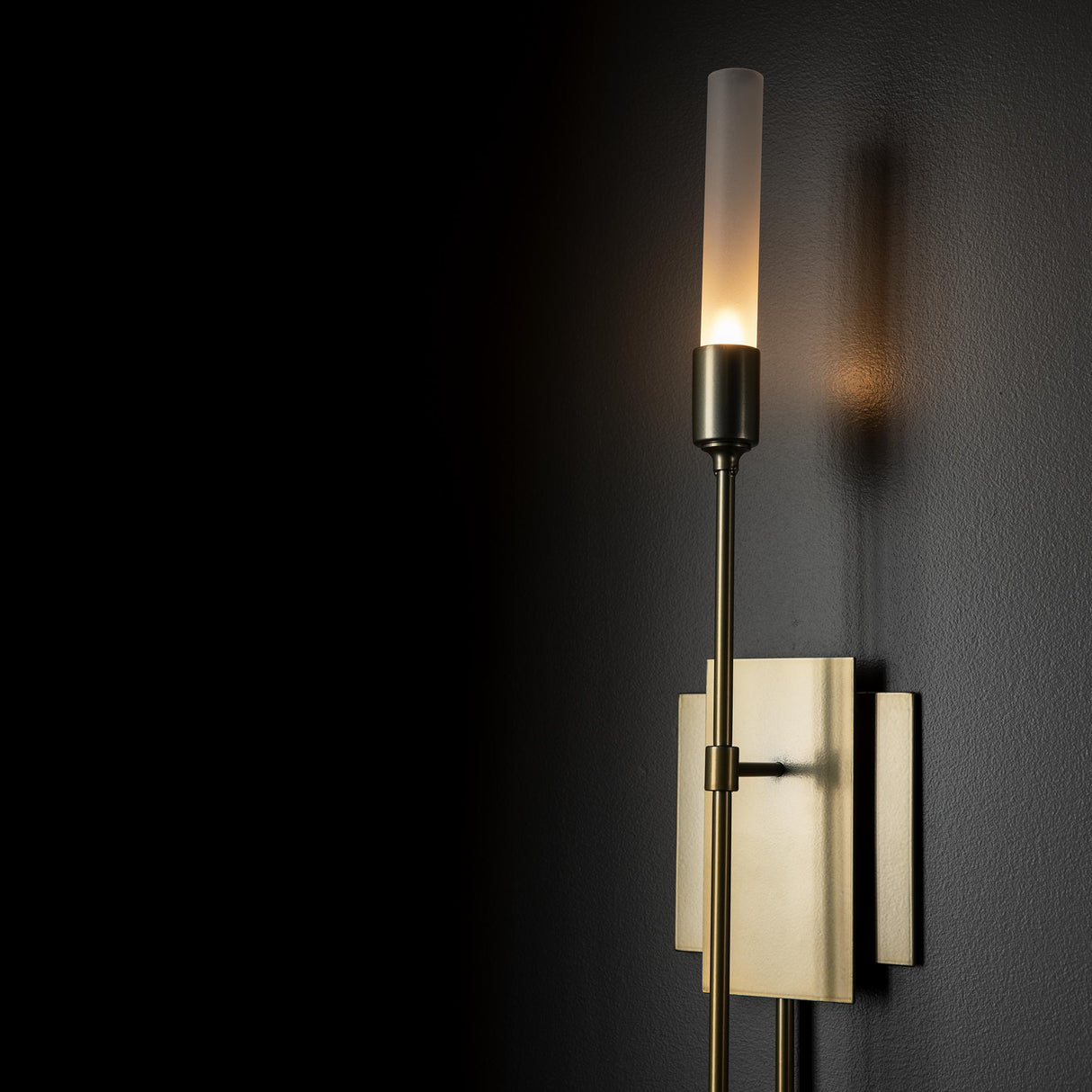 Hubbardton Forge 2014 Modern Brass Lisse 1 Light Sconce