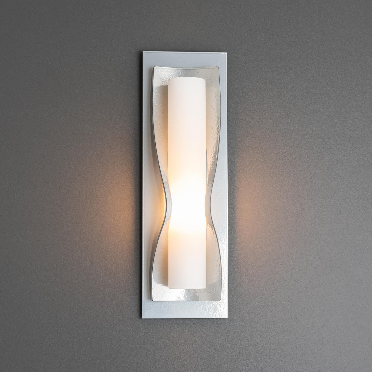 Hubbardton Forge 2011 Sterling Opal Glass (GG) Dune Sconce