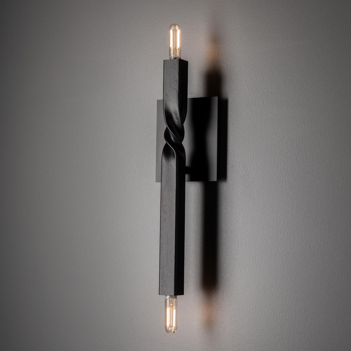 Hubbardton Forge 2022 Black Helix Sconce