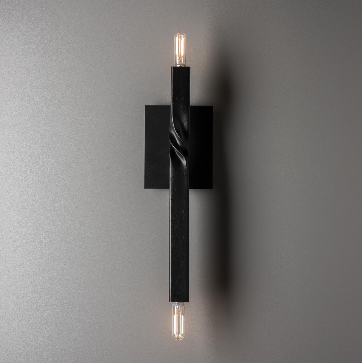 Hubbardton Forge 2022 Black Helix Sconce