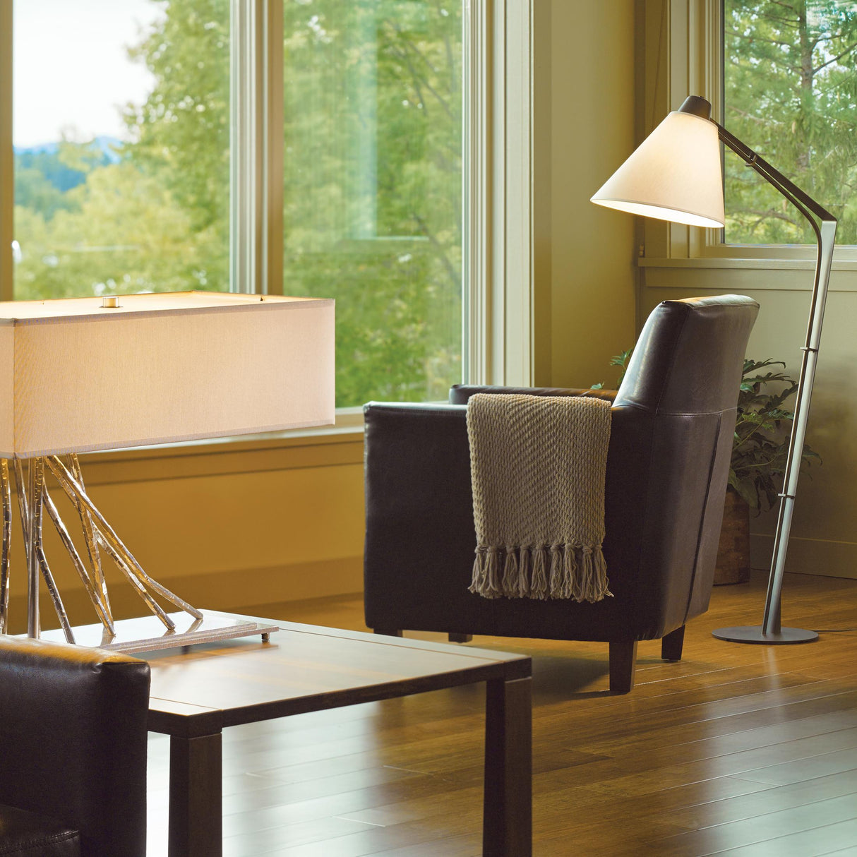 Hubbardton Forge 2013 Dark Smoke Natural Anna Shade (SF) Reach Floor Lamp