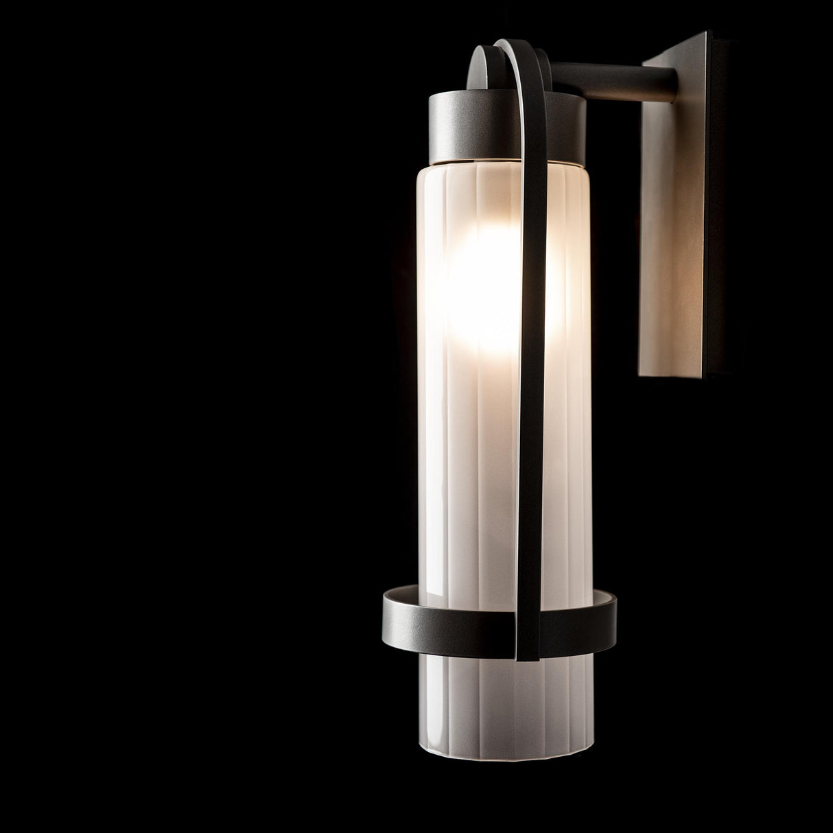 Hubbardton Forge 2023 Coastal Burnished Steel Frosted Glass (FD) Alcove Small Outdoor Sconce