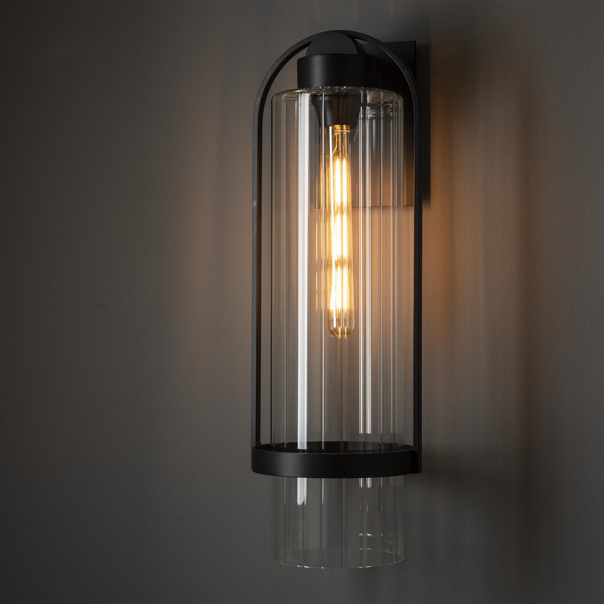 Hubbardton Forge 2023 Coastal Black Clear Glass (ZM) Alcove Large Outdoor Sconce