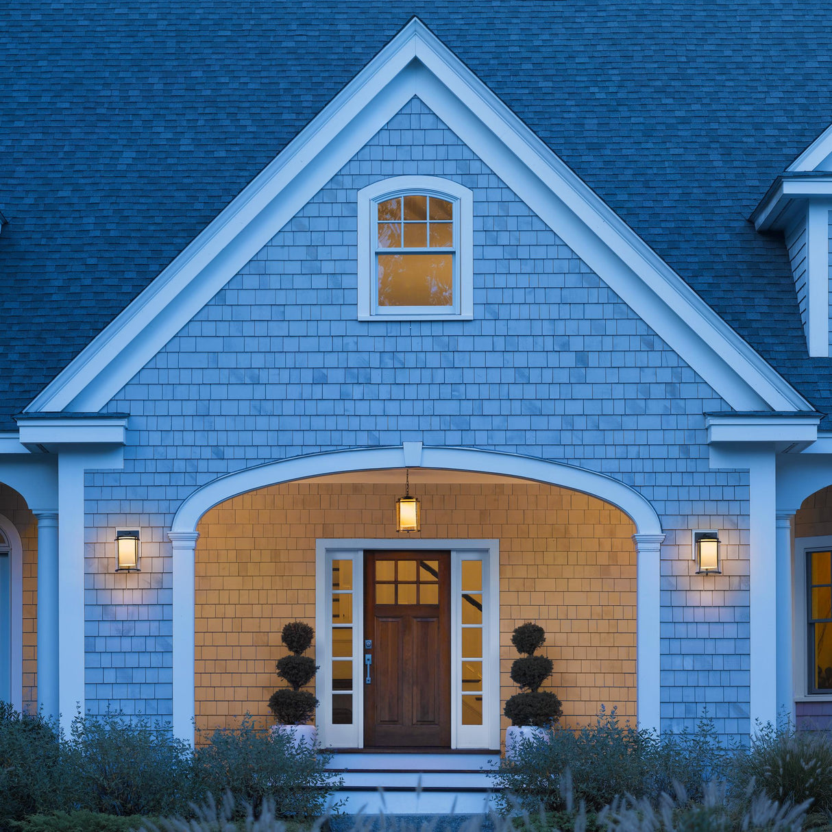 Hubbardton Forge 2010 Coastal Bronze Seeded Glass with Opal Diffuser (ZS) Meridian Large Outdoor Sconce
