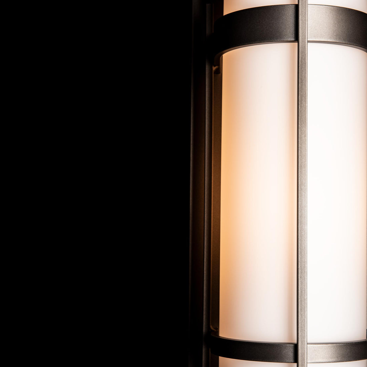 Hubbardton Forge 2002 Coastal Dark Smoke Opal Glass (GG) Banded Large Outdoor Sconce