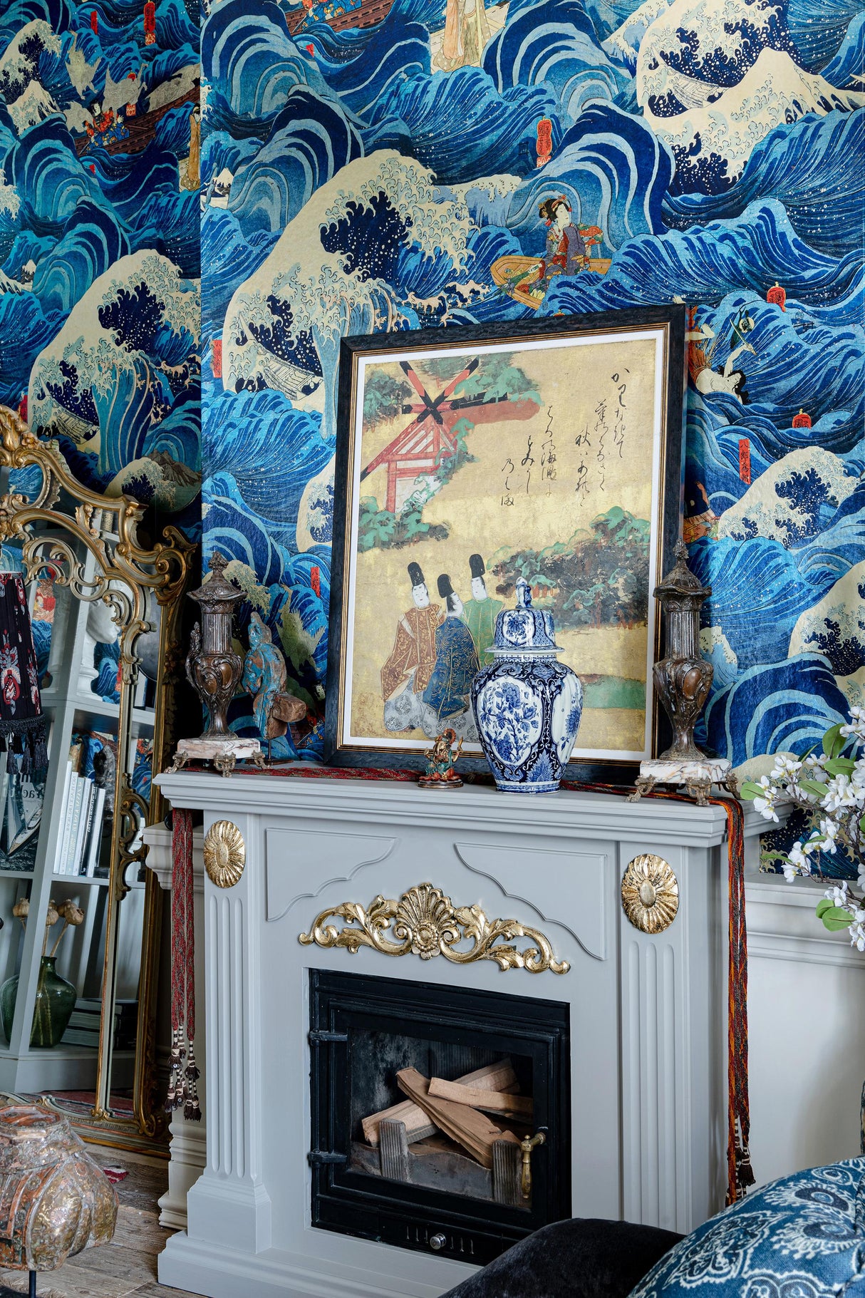 MindTheGap THE FORMER EMPEROR Metallic Edition The Curator's Cabinet Wallpaper