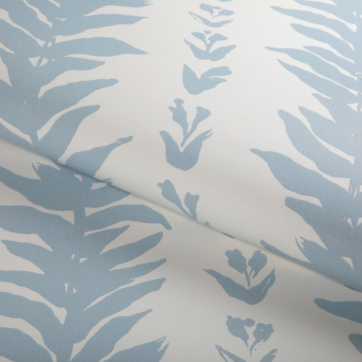 Kravet CLIMBING LEAVES WP CHAMBRAY Wallpaper