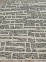 Exquisite Rugs Aldridge Hand-knotted Wool/Bamboo Silk 4480 Charcoal/Ivory 14' x 18' Area Rug