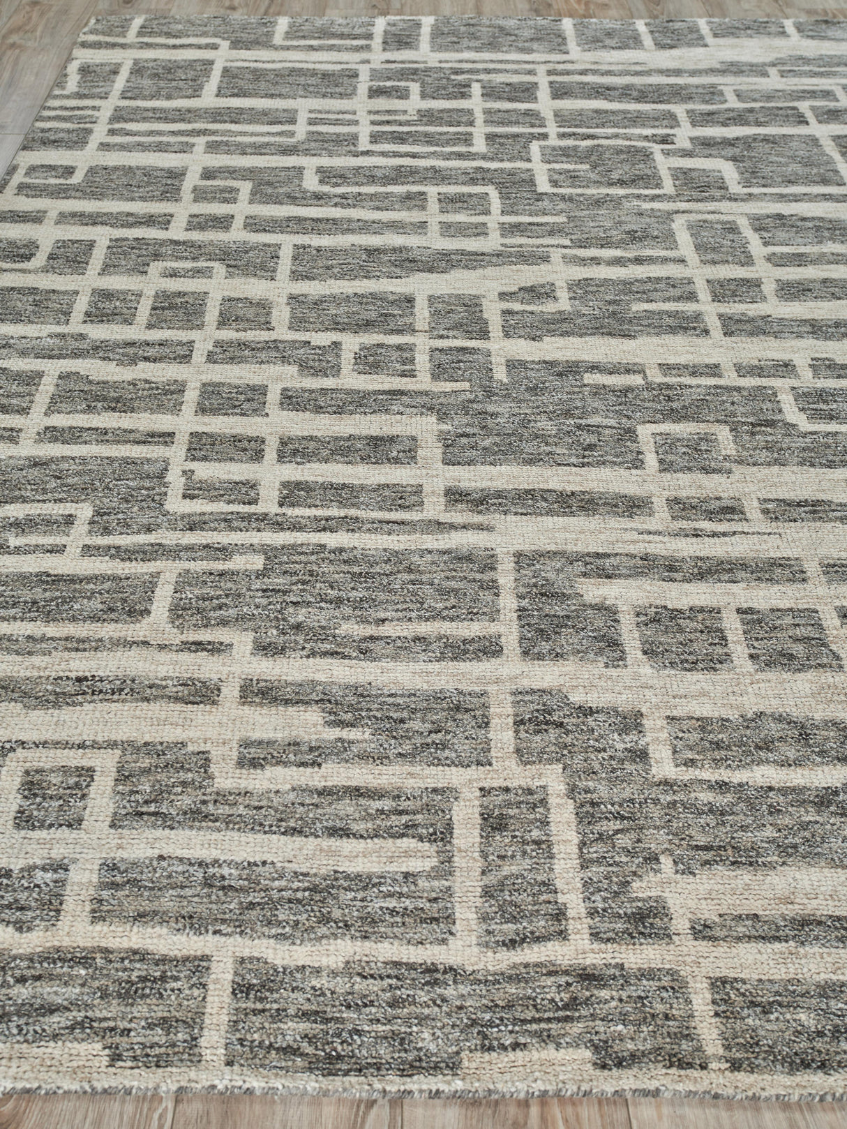Exquisite Rugs Aldridge Hand-knotted Wool/Bamboo Silk 4480 Charcoal/Ivory 9' x 6' Area Rug