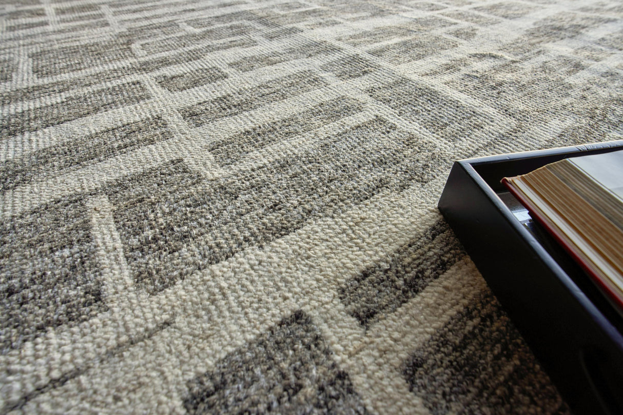 Exquisite Rugs Aldridge Hand-knotted Wool/Bamboo Silk 4480 Charcoal/Ivory 9' x 6' Area Rug