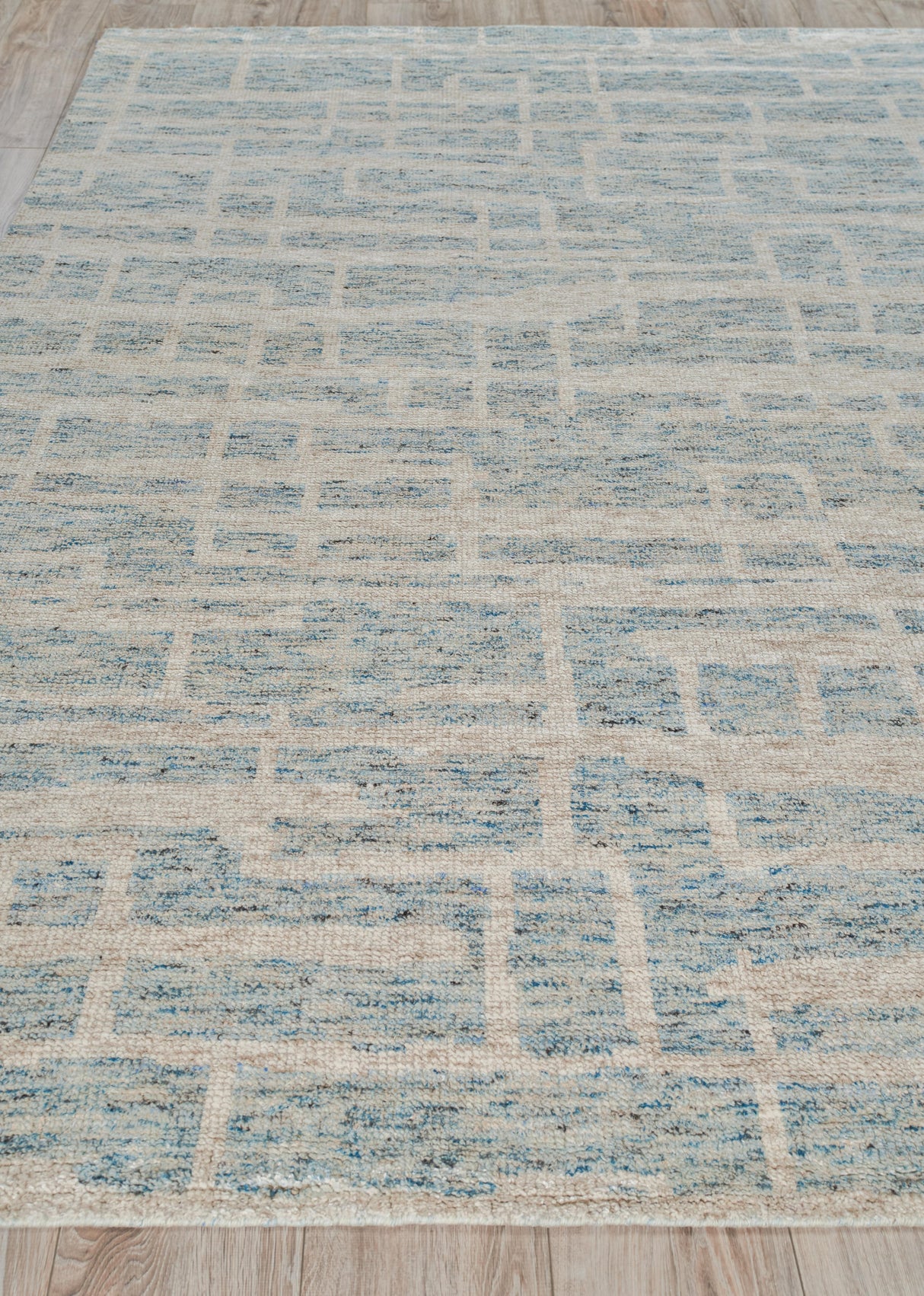 Exquisite Rugs Aldridge Hand-knotted Wool/Bamboo Silk 4481 Light Blue/Ivory 8' x 10' Area Rug