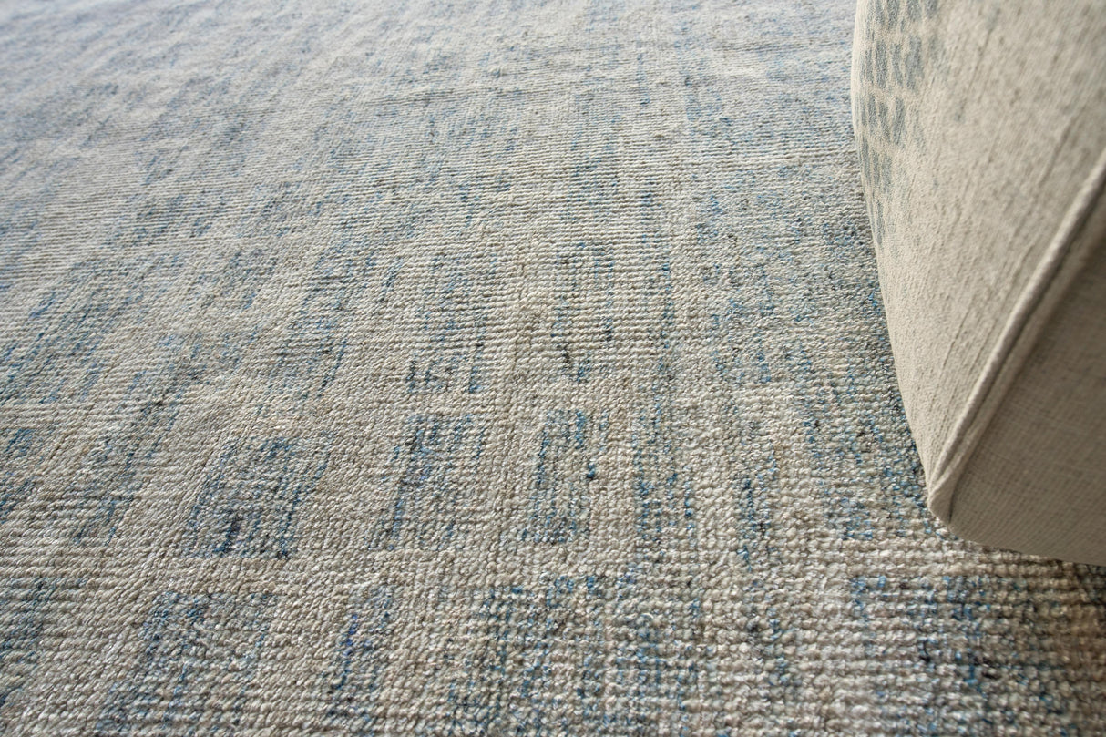 Exquisite Rugs Aldridge Hand-knotted Wool/Bamboo Silk 4481 Light Blue/Ivory 8' x 10' Area Rug