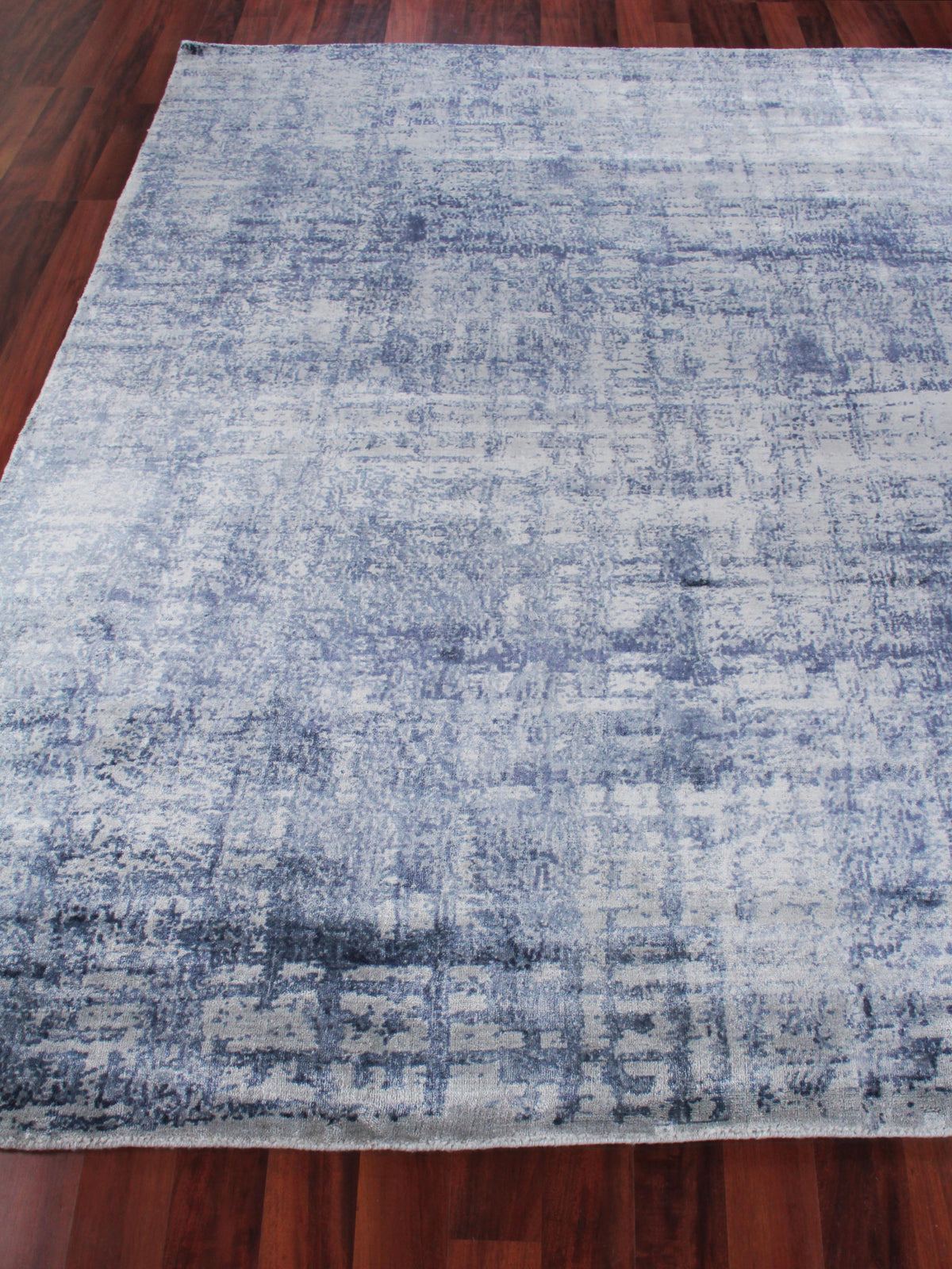Exquisite Rugs Antolini Hand-loomed Bamboo Silk 3940 Blue/Ivory/Gray 8' x 10' Area Rug
