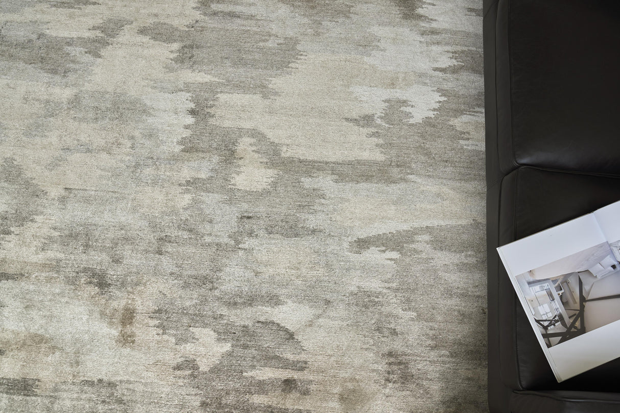 Exquisite Rugs Bamboo Silk Hand-knotted 3263 Light Silver/Gray 6' x 9' Area Rug