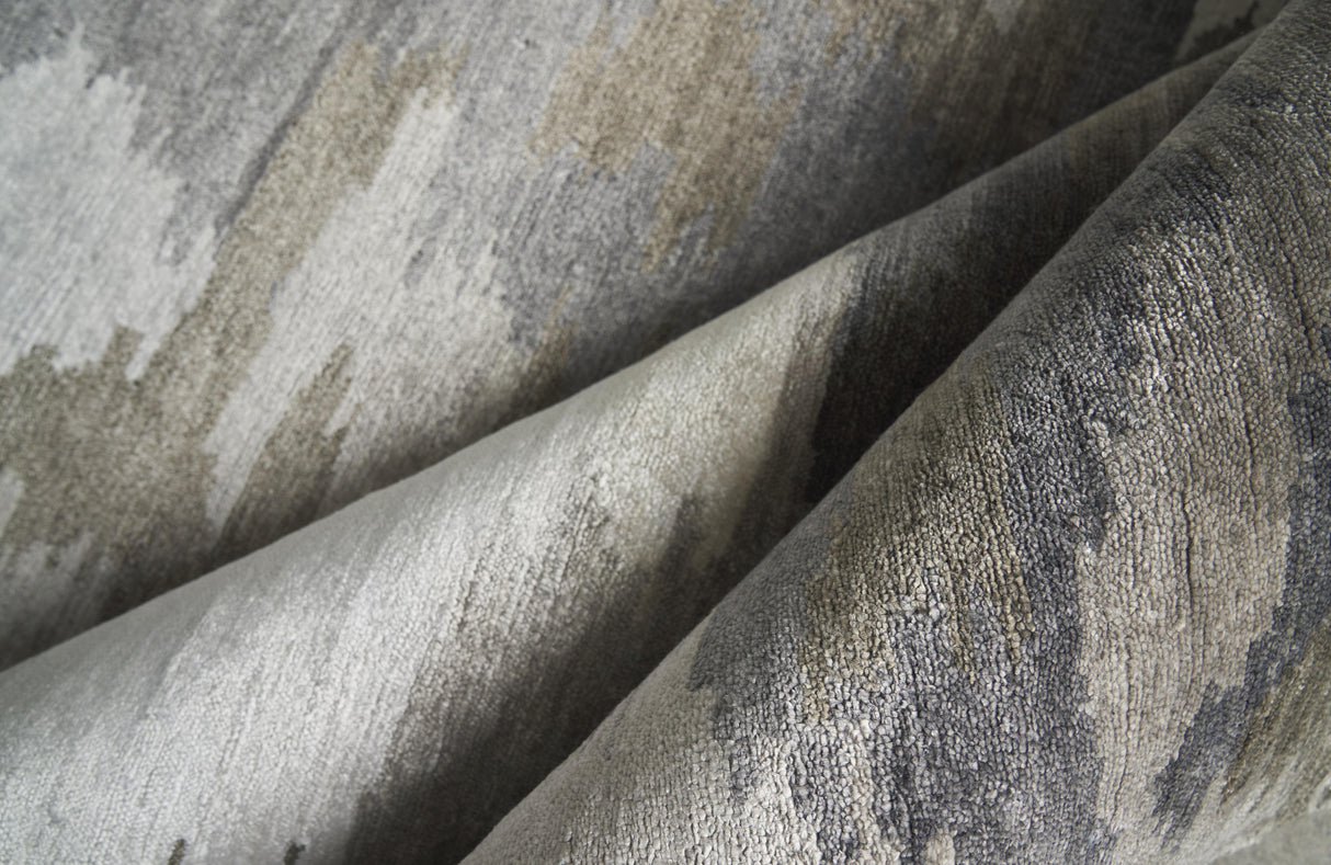 Exquisite Rugs Bamboo Silk Hand-knotted 3282 Silver/Gray 6' x 9' Area Rug