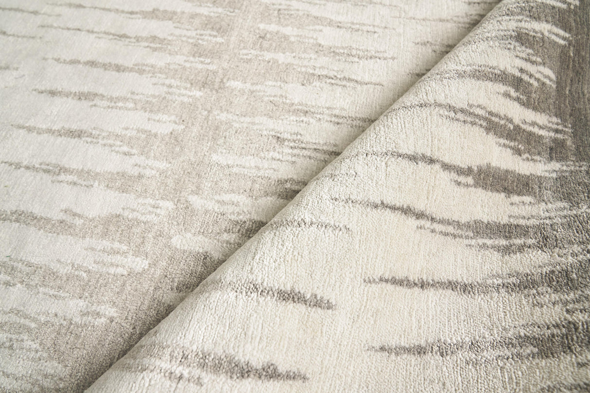 Exquisite Rugs Bamboo Silk Hand-knotted 3288 Gray/Silver 8' x 10' Area Rug