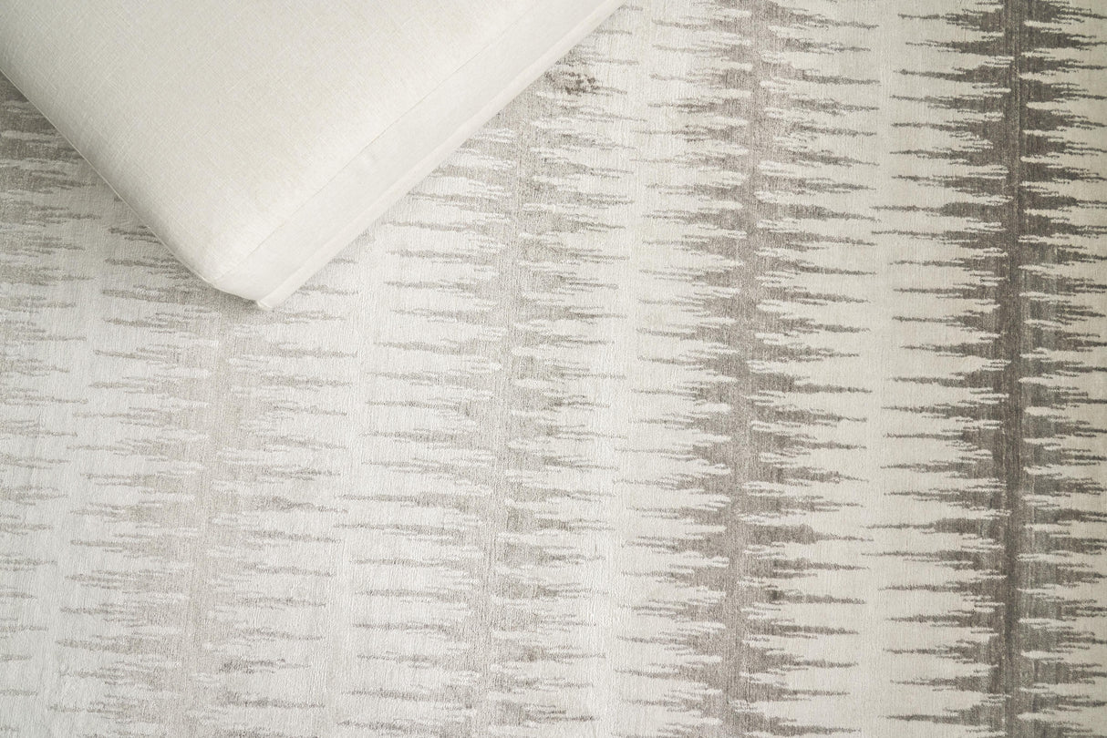 Exquisite Rugs Bamboo Silk Hand-knotted 3288 Gray/Silver 9' x 12' Area Rug