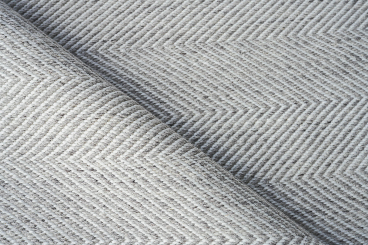 Exquisite Rugs Bintan Indoor/Outdoor Flatweave PET yarn 4896 Ivory/Silver 5' x 8' Area Rug