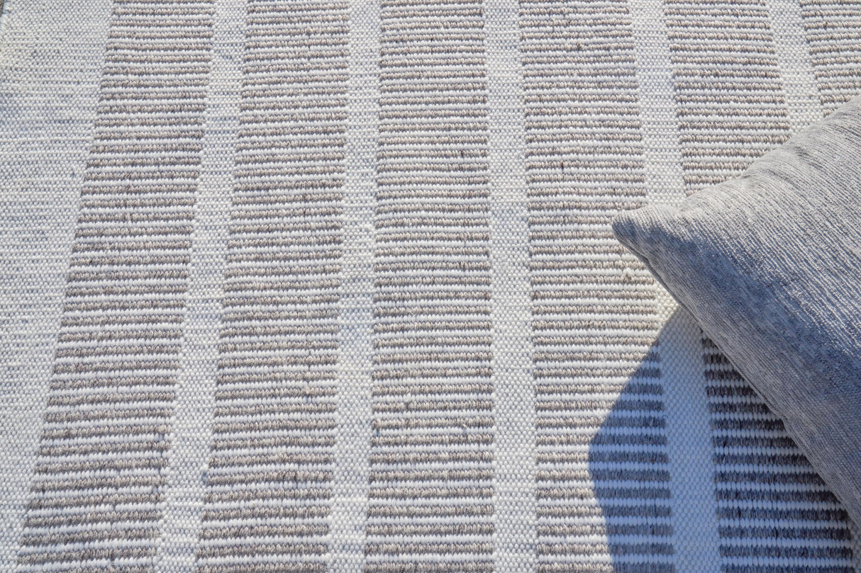 Exquisite Rugs Boca Indoor/Outdoor Flatweave PET yarn 4888 Ivory/Gray 5' x 8' Area Rug