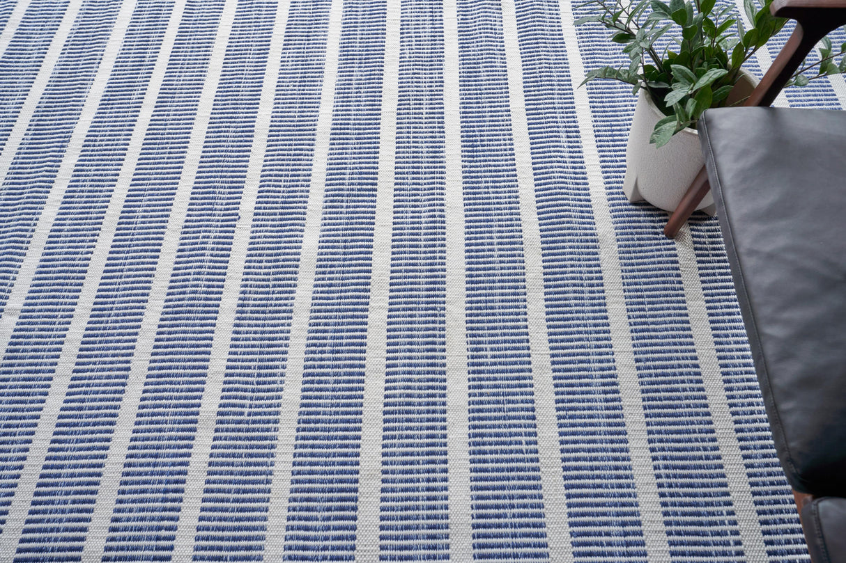 Exquisite Rugs Boca Indoor/Outdoor Flatweave PET yarn 4890 Ivory/Blue 12' x 15' Area Rug