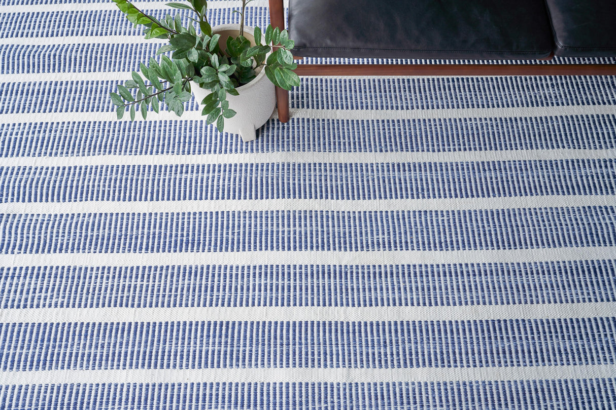 Exquisite Rugs Boca Indoor/Outdoor Flatweave PET yarn 4890 Ivory/Blue 9' x 12' Area Rug