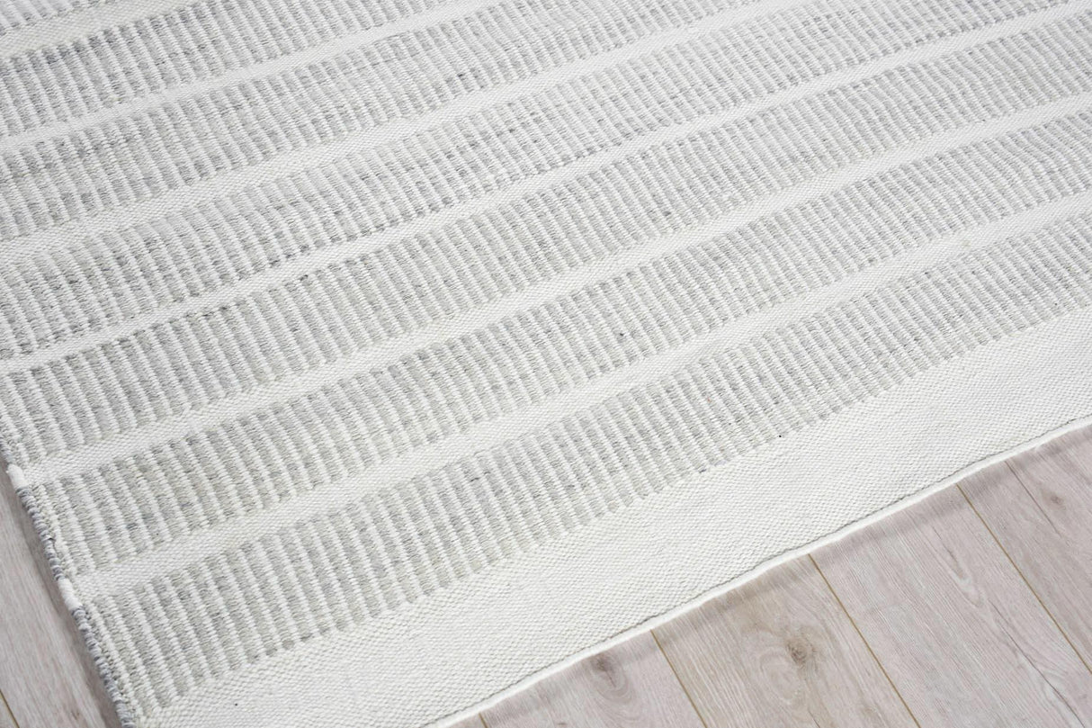 Exquisite Rugs Boca Indoor/Outdoor Flatweave PET yarn 4984 Light Silver 9' x 12' Area Rug