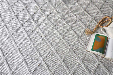 Exquisite Rugs Brentwood Handwoven Wool/Viscose 4704 Ivory 12' x 15' Area Rug