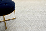 Exquisite Rugs Castelli Hand-loomed Bamboo Silk/Wool 4357 Ivory 10' x 14' Area Rug