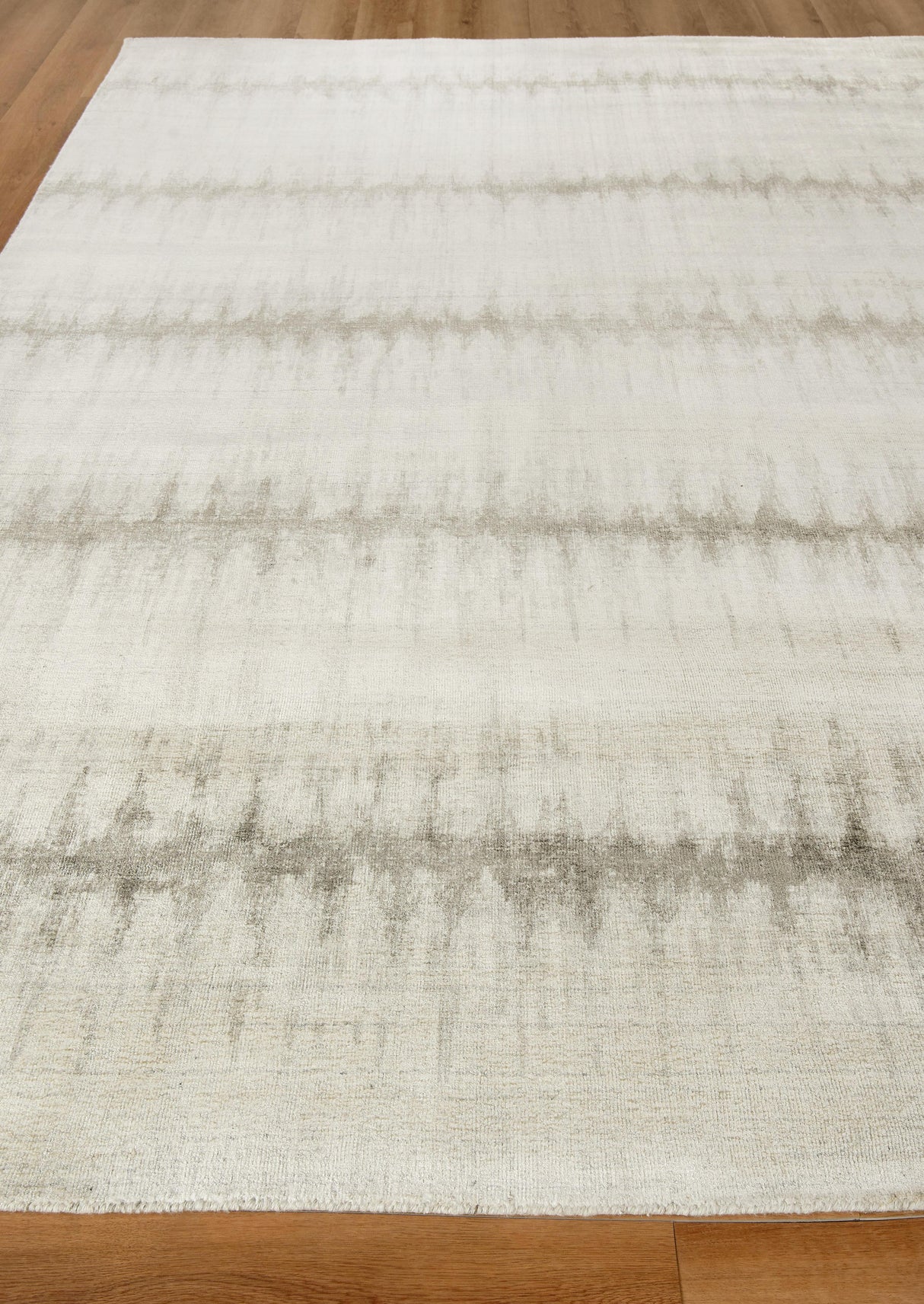 Exquisite Rugs Chroma Hand-loomed Wool/Bamboo Silk 4523 Ivory/Silver 10' x 14' Area Rug