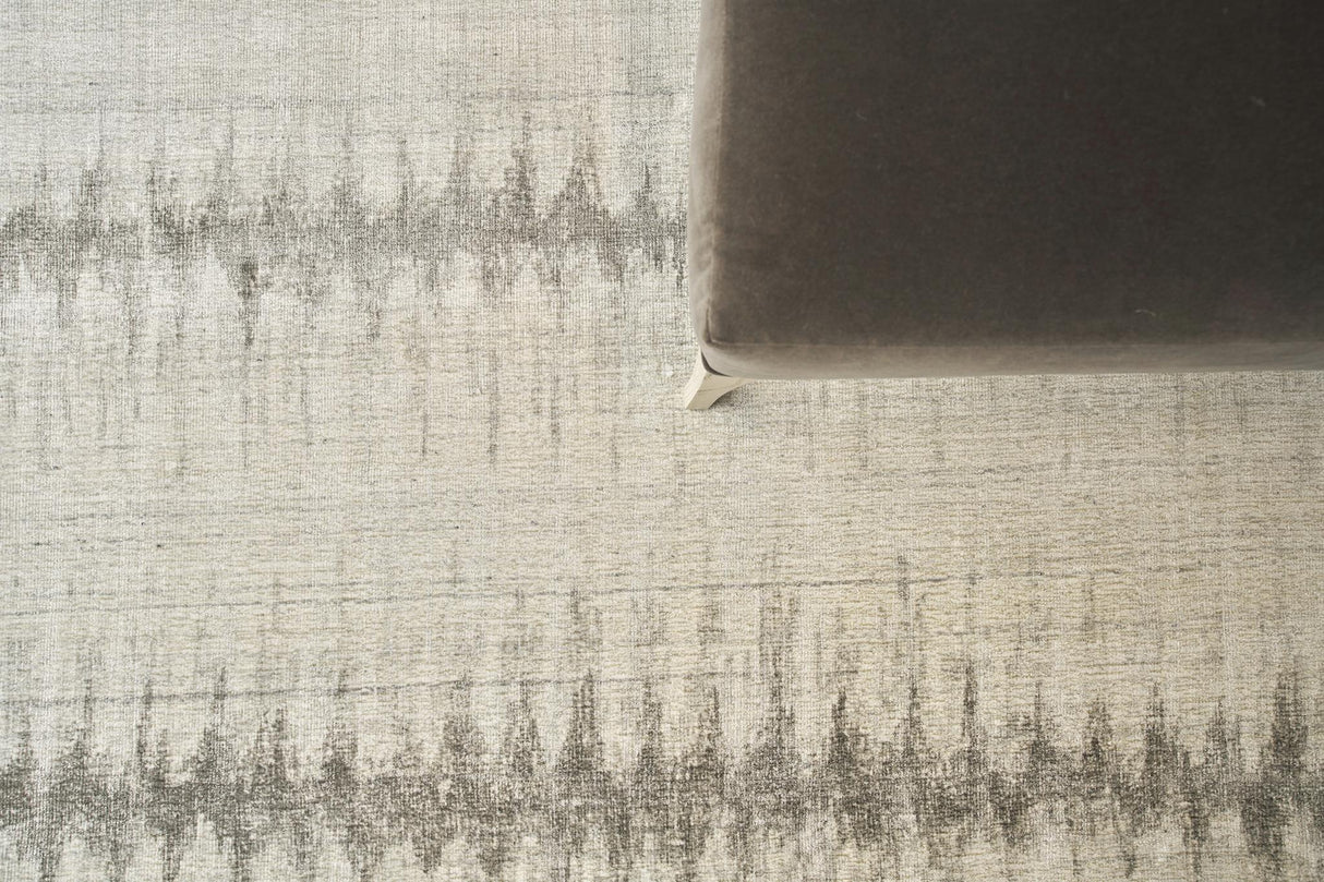 Exquisite Chroma Hand-loomed Wool/Bamboo Silk Ivory/Silver Area Rug 6.0'X9.0' Rug